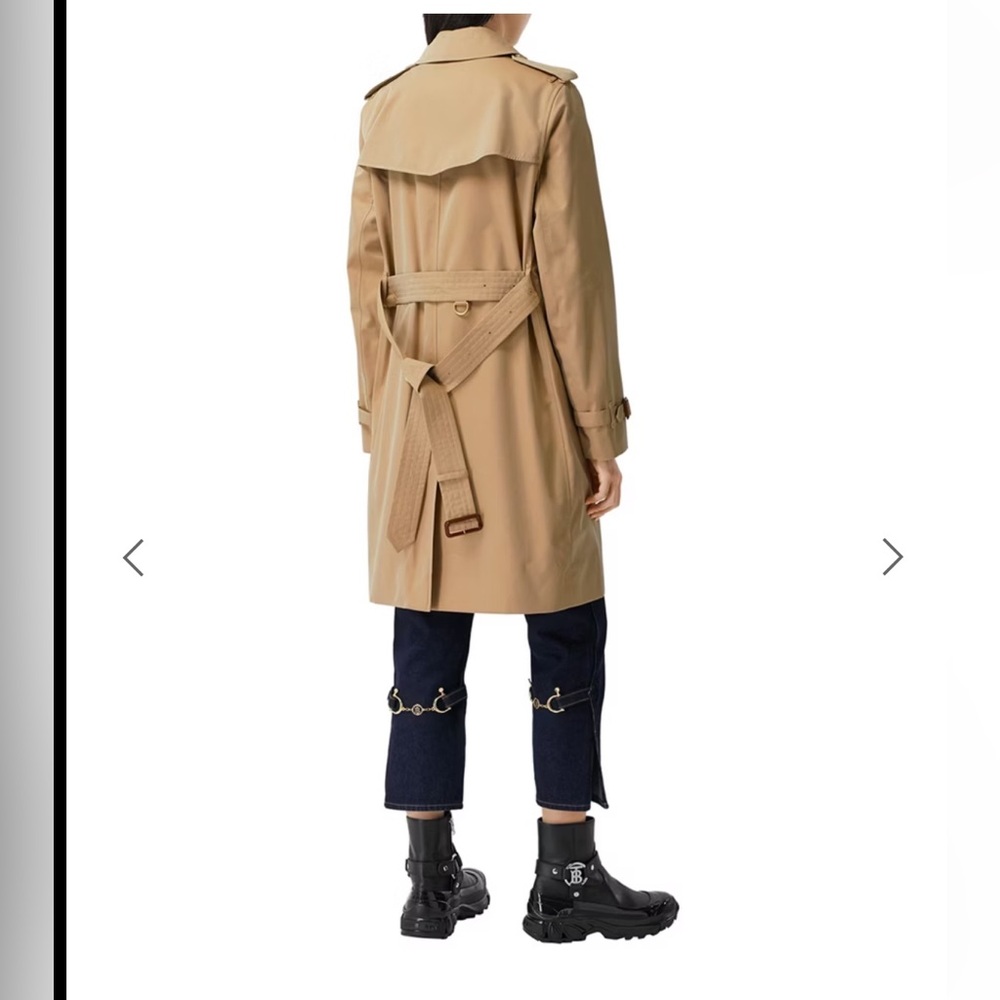 Burberry Kensington Tan Trench Coat with Luxurious Fur Collar - Picture 3 of 16